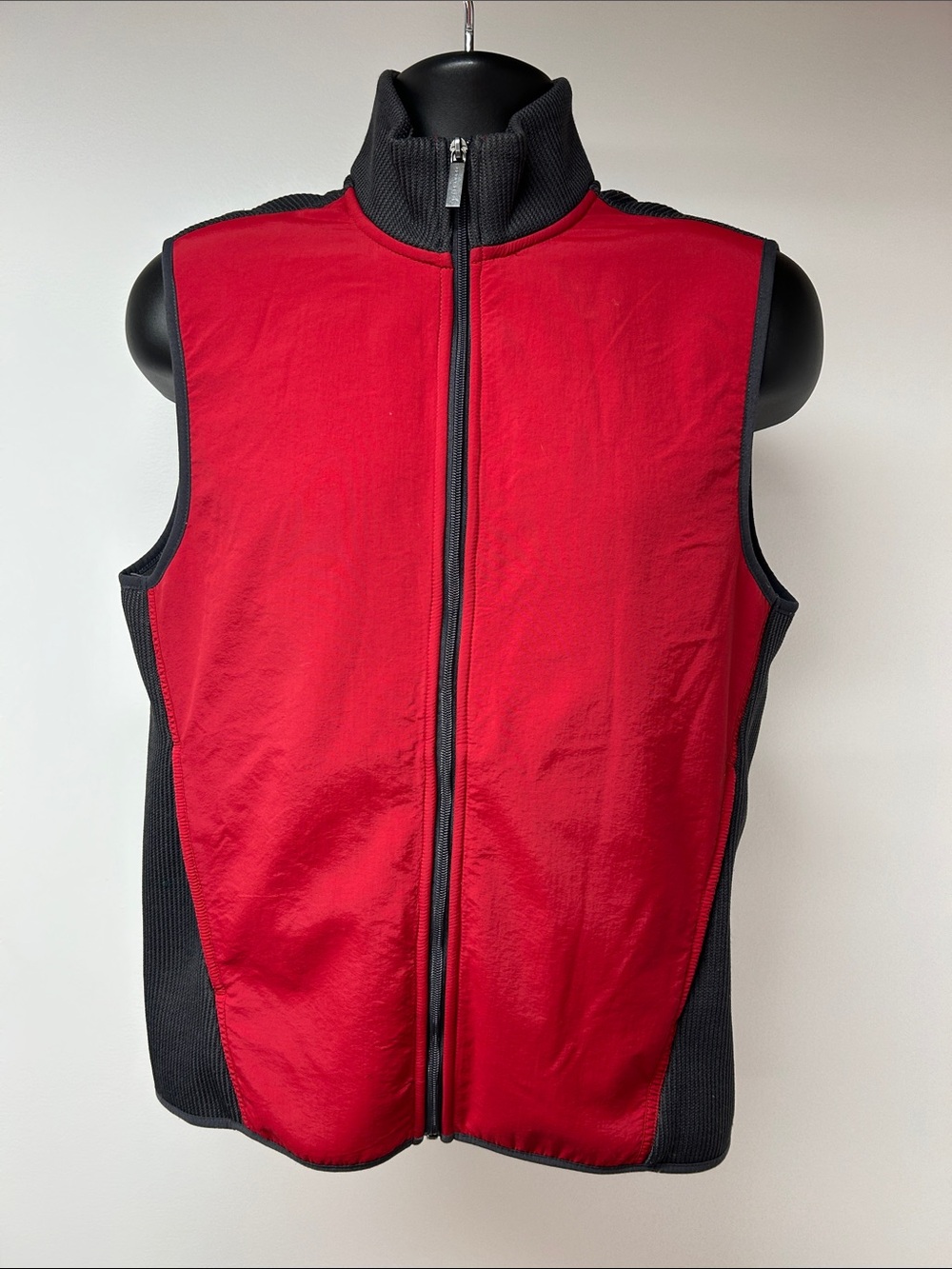Perry Ellis Red and Black Full-Zip Men's Vest